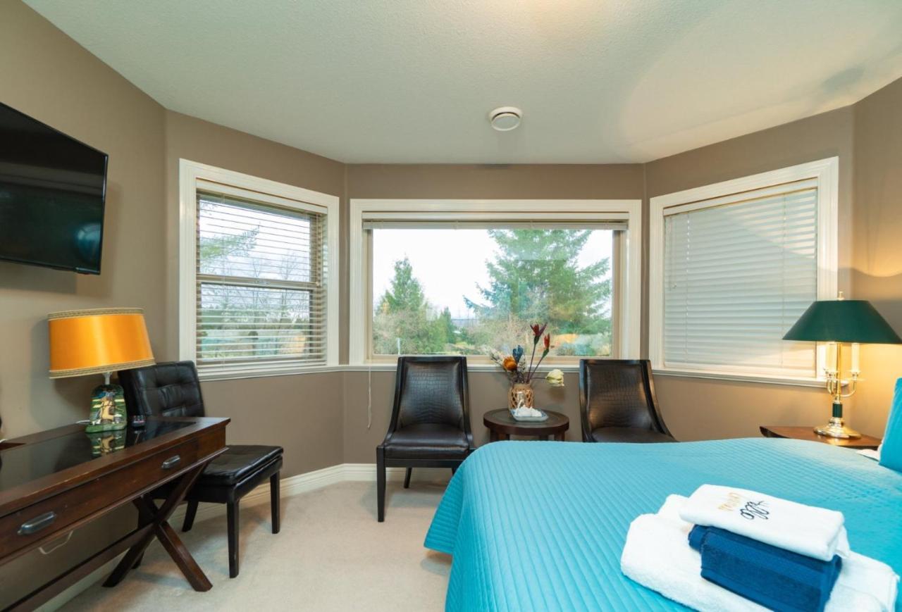 Cedar Manor Bed And Breakfast Pitt Meadows Exterior photo